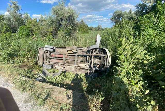 Авария маршрутки в Днепропетровской области: сбежавшего водителя ищет полиция