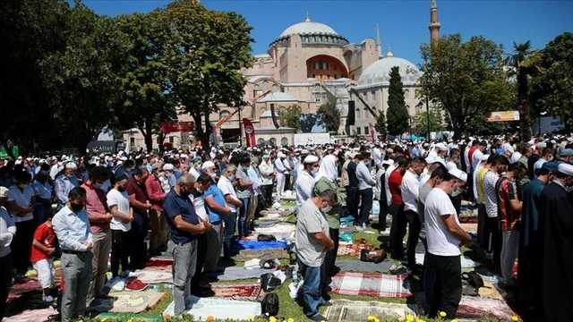 В Стамбуле Айя-София будет открыта для верующих круглосуточно