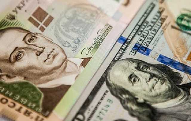 Нацбанк приостановил девальвацию гривны, – эксперт