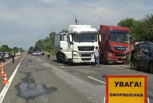 "Не дай Бог никому такого пережить": пострадавшие рассказали подробности тройного ДТП под Киевом