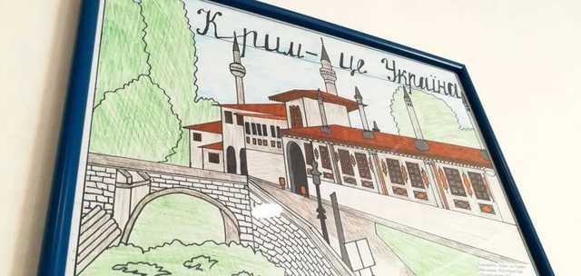 Настрої в окупованому Криму: від "спалення мостів" до внутрішньої еміграції