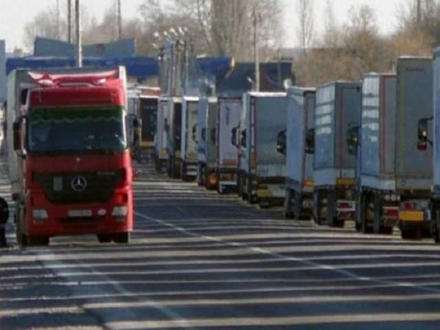 На польско-украинской границе застряли сотни грузовиков: названа причина