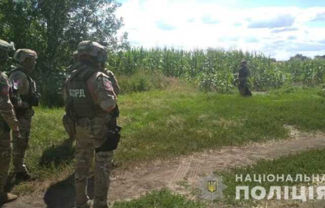 Має військовий вишкіл та навички виживання: поліція продовжує пошуки “полтавського терориста”