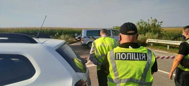 Появились фото и видео расстрела Мерседеса на трассе Киев-Харьков