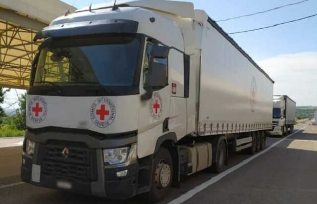 Червоний Хрест відправив п’ять вантажівок гуманітарки в ОРДЛО
