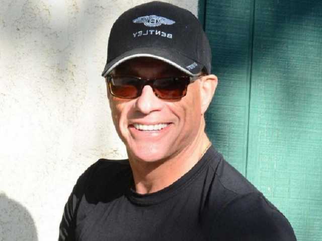 Жан-Клод Ван Дамм прилетел в Киев на съемки первого фильма Netflix в Украине