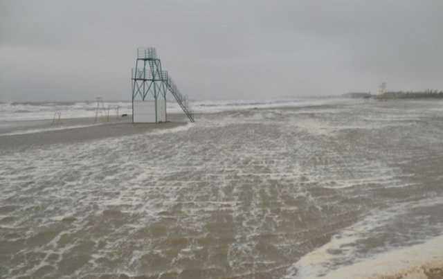 На украинский курорт Затока обрушился ураган со штормом