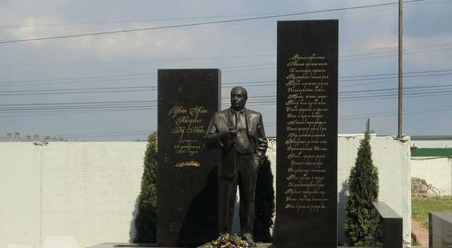 Grandfather Khasan — the last of the thieves-in-law, - Le Monde