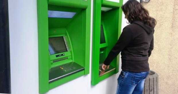 ПриватБанк объявил о новом правиле снятия налички, что кардинально изменится