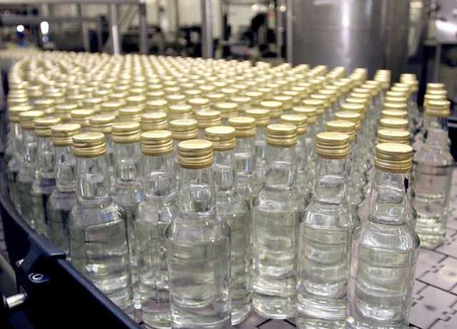 «Укрспирт» втратив монополію: Першим приватним заводам видали ліцензії на виготовлення спирту