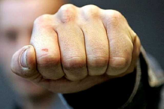 В супермаркете покупатель без маски устроил драку