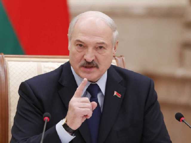 Лукашенко предложил изменить на референдуме конституцию Беларуси