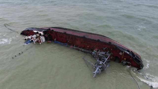 Врятувати одеське узбережжя від танкера Delfi: місія нездійсненна?