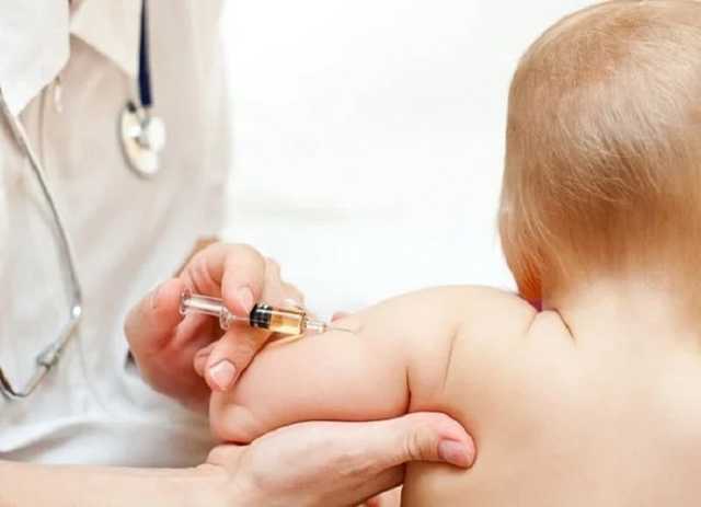 Во время карантина детям обязательно надо сделать прививки, - Степанов