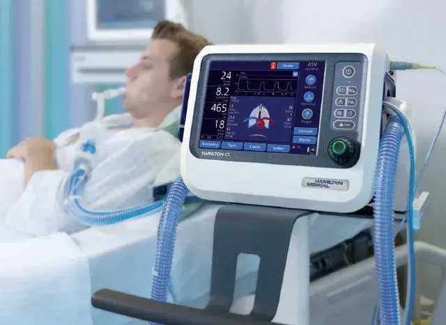 С апреля из коронавирусного фонда не закупили ни одного аппарата ИВЛ