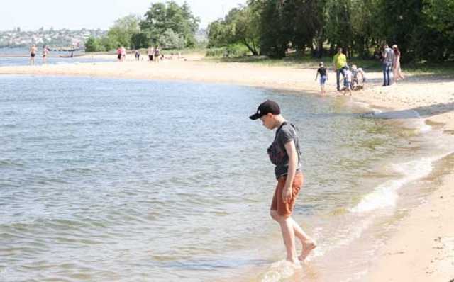 На 11 киевских пляжах обнаружили кишечную палочку: где нельзя купаться