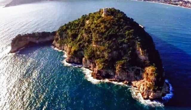 В Італії уряд може скасувати продаж острова сину ексвласника “Мотор Січі” Богуслаєва