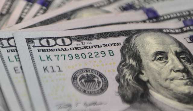 За 6 місяців заробітчани перевели в Україну майже 5,4 млрд доларів