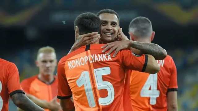 «Шахтер» разгромил «Вольфсбург» и вышел в четвертьфинал Лиги Европы