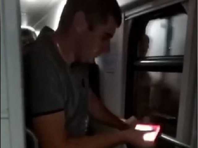 Пьяный безбилетник пытался задушить проводника в поезде Харьков – Рахов