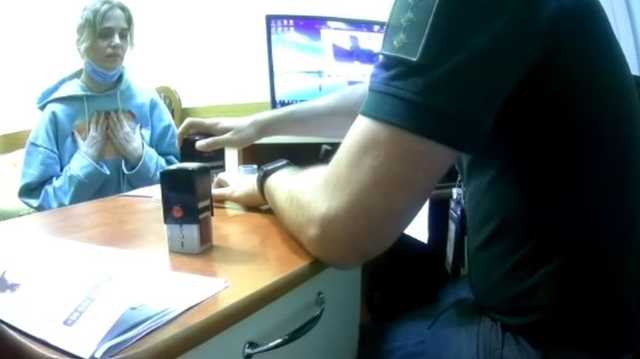 Российской певице Глюкозе запретили въезд в Украину на три года