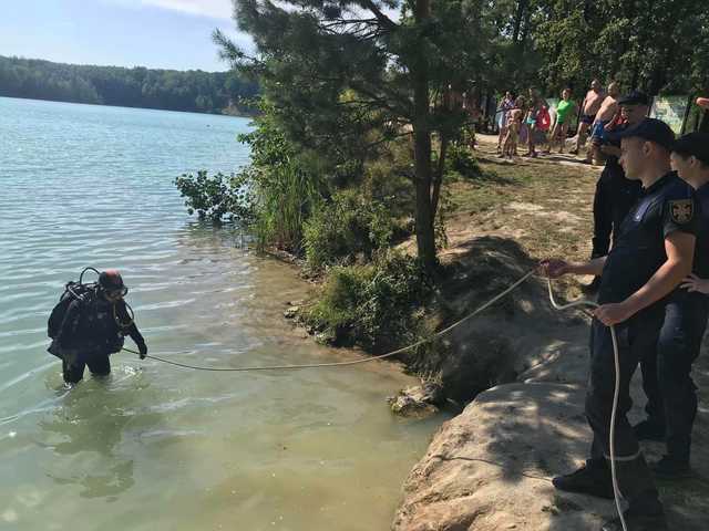 Мужчина утонул во время отдыха на затопленном карьере на Виннитчине, - ГСЧС