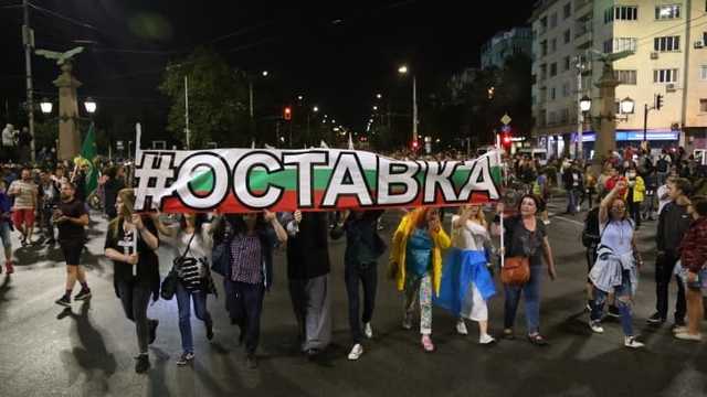 Протести у Болгарії: мітингарі заблокували центр Софії після знесення наметового містечка