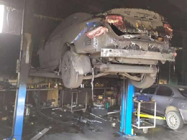 Под Одессой пожар на СТО уничтожил три машины, еще несколько авто обгорели