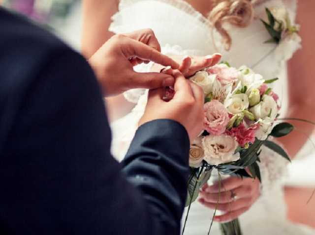 COVID-19 не выдумка: медик рассказала о шокирующих последствиях шумной свадьбы во Львове