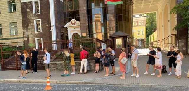 Провластный экзитпол показал более чем десятикратное преимущество Лукашенко над Тихановской