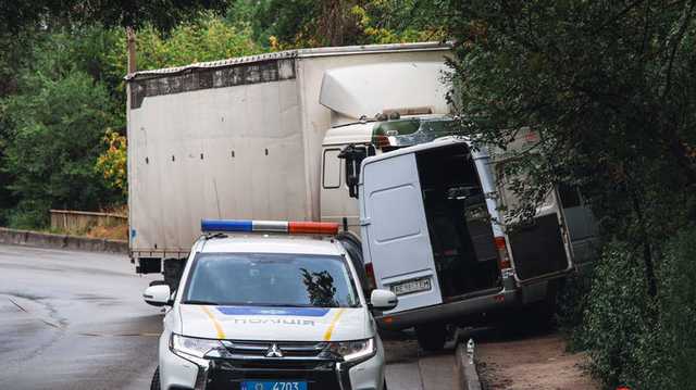 В Днепре грузовик протаранил маршрутку, пострадали девять человек