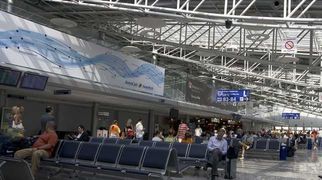 В "Борисполе" не пустили десятки украинских туристов на рейс в ОАЭ