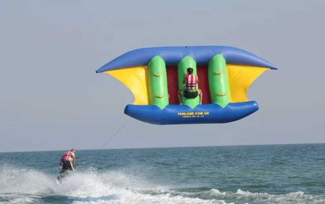 В Железном Порту отдыхающий сломал шею, катаясь на популярном аттракционе