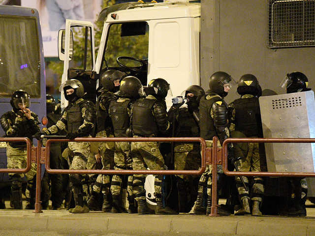 Из СИЗО в Минске на “скорой” увезли 12 человек