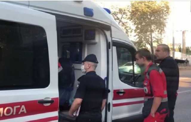 В Киеве зарезали парня, который заступился за незнакомую девушку на улице