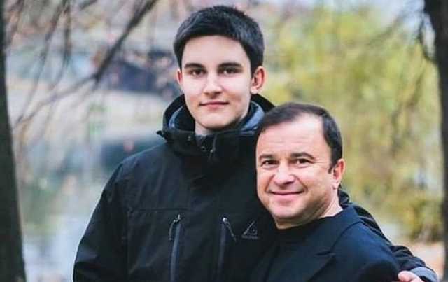 Павлик поделился душещипательным видео с трагически умершим сыном