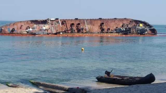 Владелец Delfi препятствует поднятию танкера. Несмотря на это водолазы продолжают работу