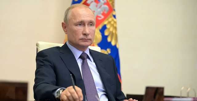 Из-за вакцины Путин показал полное отсутствие связи с реальностью