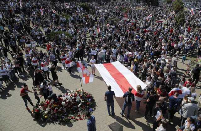 В Минск свезли бюджетников и "активистов" на митинг за Лукашенко