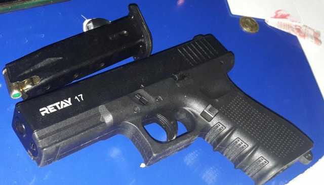 В Николаеве пьяный военный угрожал пистолетом посетителям бара