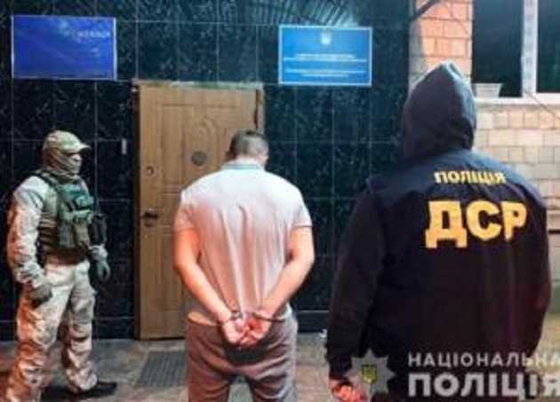 Банду задержали за "выбивание" несуществующего долга с буковинца