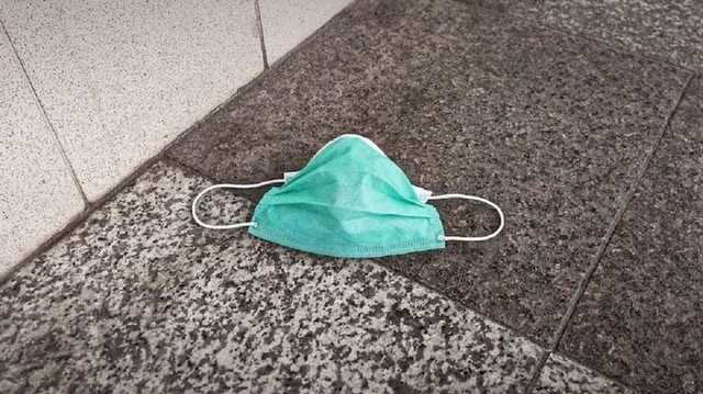 В Кракове поймали двух украинцев, пытавшихся бежать из отеля для обсервации