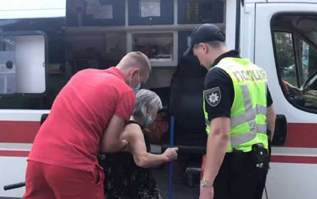 У Києві маршрутка протягнула пенсіонерку по асфальту