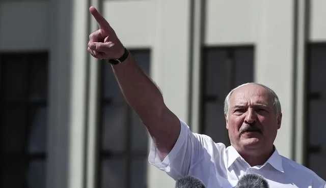 Лукашенко пригрозил, что места бастующих шахтеров займут безработные украинцы