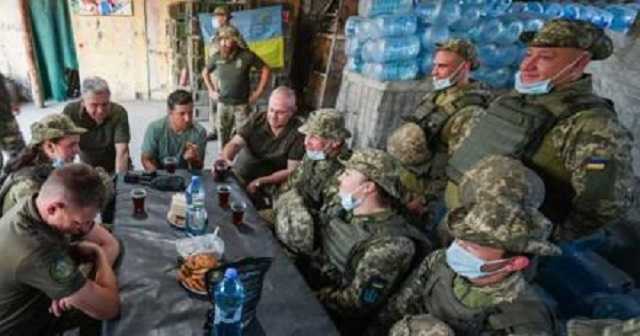 «Слуги народа» пытаются организовать шествие прикормленных ветеранов