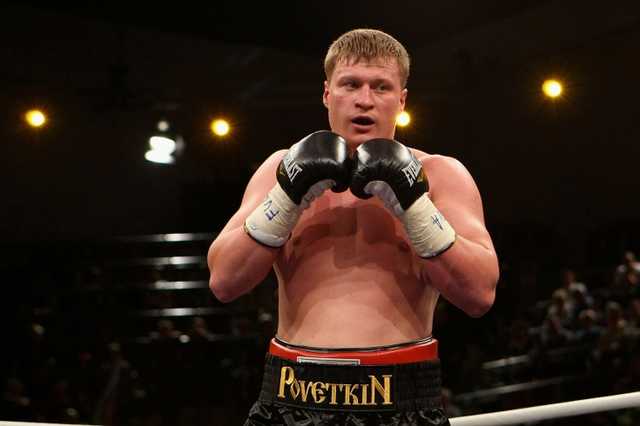 Российский боксер Поветкин «вырубил» британца Уайта