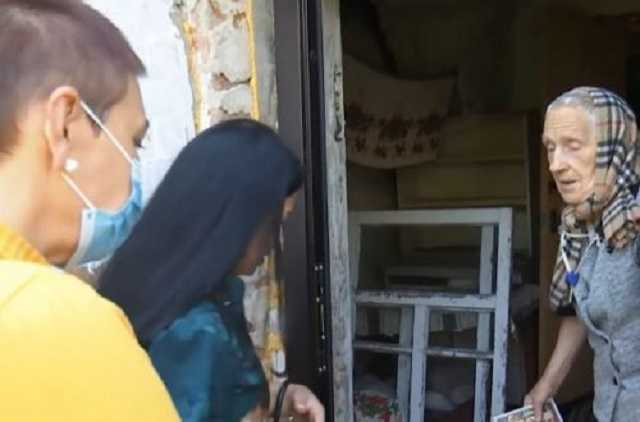 На Черниговщине школьники месяцами издевались над старушкой