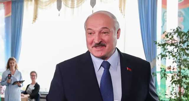 Беларусь закупит у России системы ПВО, БТРы и вертолеты Ми-35М