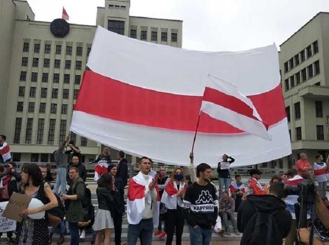 Telegram переделал флаг Белоруссии в бело-красно-белый