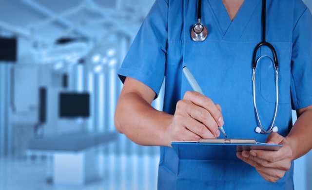 Повышение зарплат медикам: бюджетный комитет согласовал выделение средств